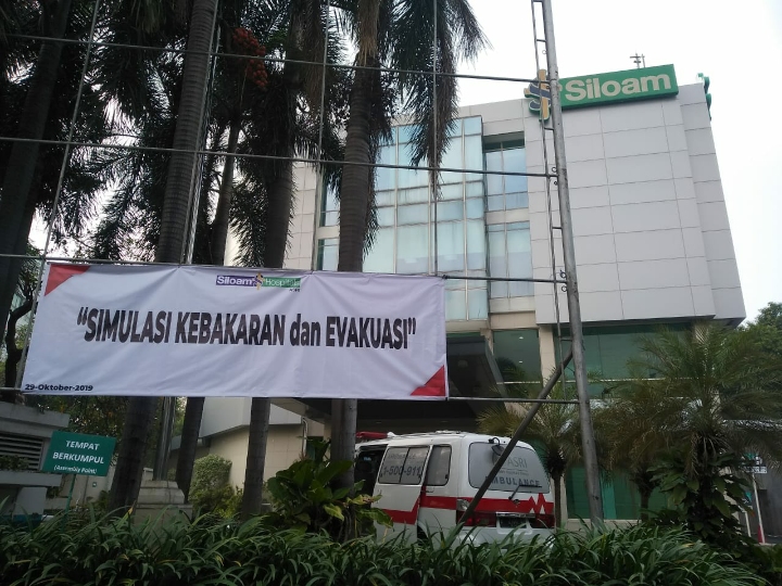 Antisipasi Tanggap Bencana RS Siloam Asri Simulasikan Evakuasi Kebakaran –  Monitor Tangerang