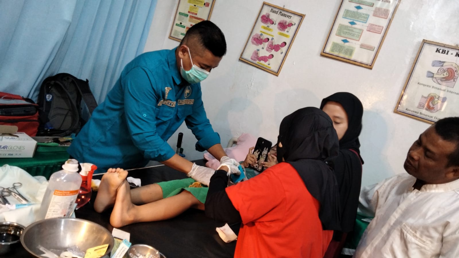 Kegiatan bakti sosial dan santunan anak yatim ke-25 berlangsung di Klinik Bidan Siti Rahayu, Jalan H. Holil RT 02 RW 07, Kelurahan Kreo, Kecamatan Larangan, Kota Tangerang, Sabtu (20/12/2025)